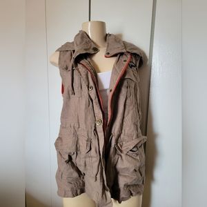 LOVE  TREE vest with hoodie size large